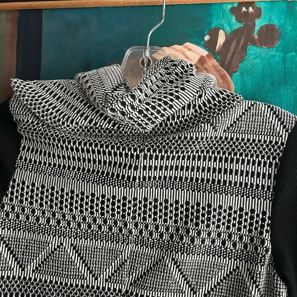 Luc Fontaine Geometric Black and White Long Sleeve Mini Dress Size 04 - Picture 7 of 16